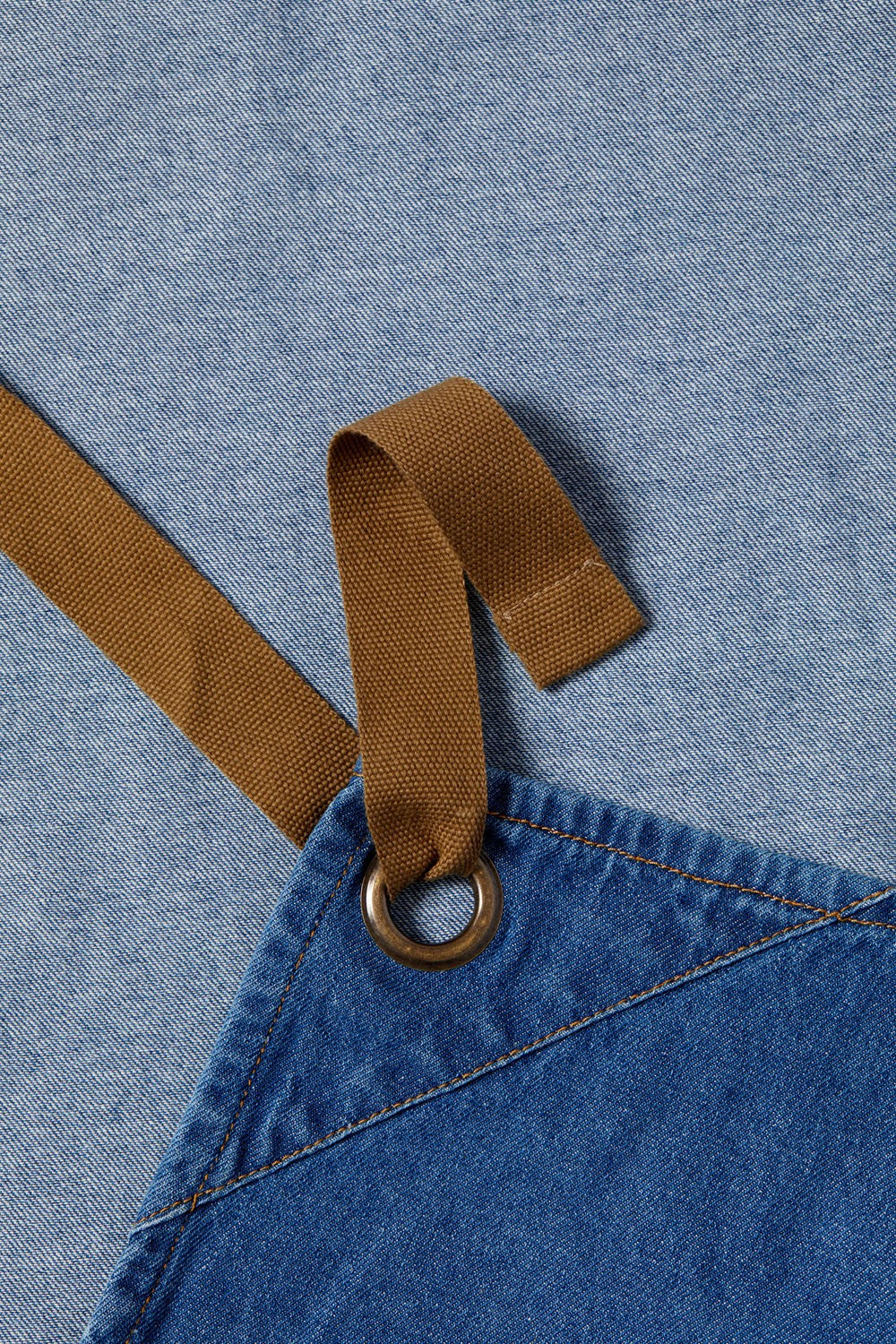 DENIM BIB APRON WITH POUCH CA033